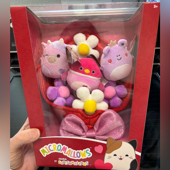 Squishmallows Other - NIB Squishmallows ❤️Valentine’s Day❤️Bouquet of Squishmallows NEW IN BOX